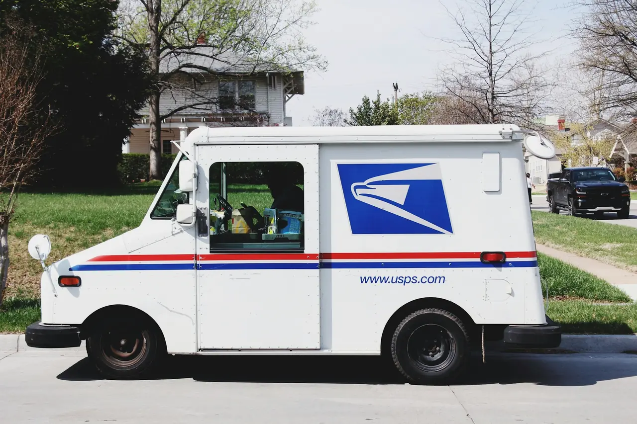 USPS delivery truck